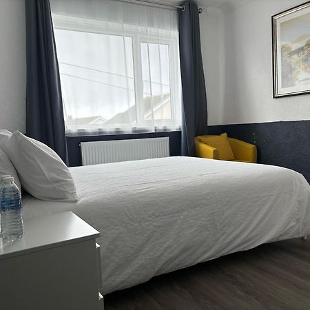 Orient B&B Холихед Экстерьер фото