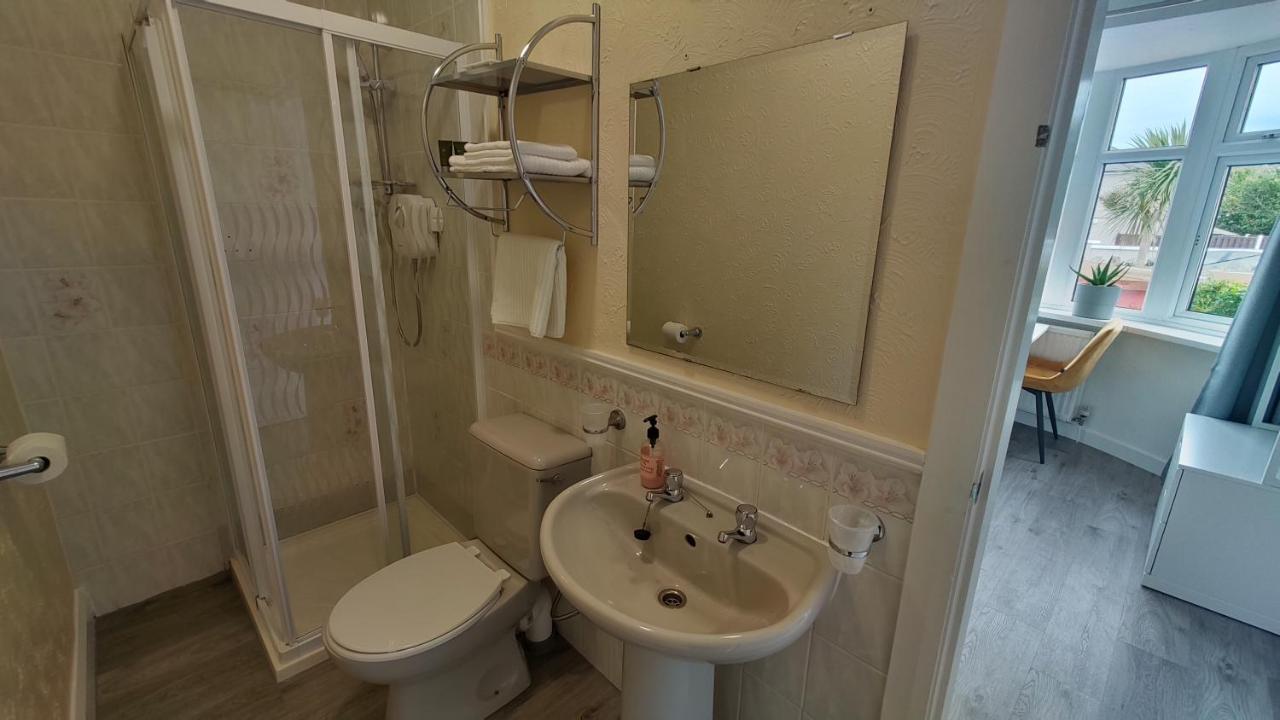 Orient B&B Холихед Экстерьер фото