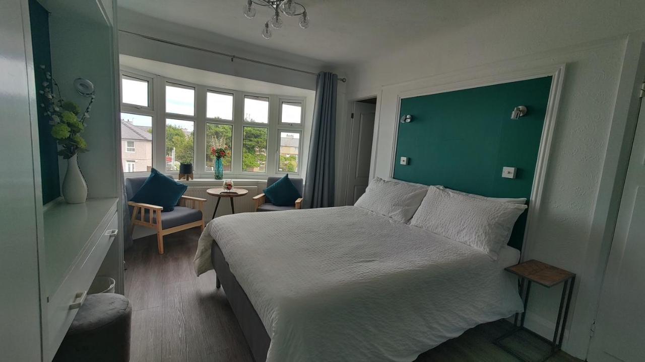 Orient B&B Холихед Экстерьер фото