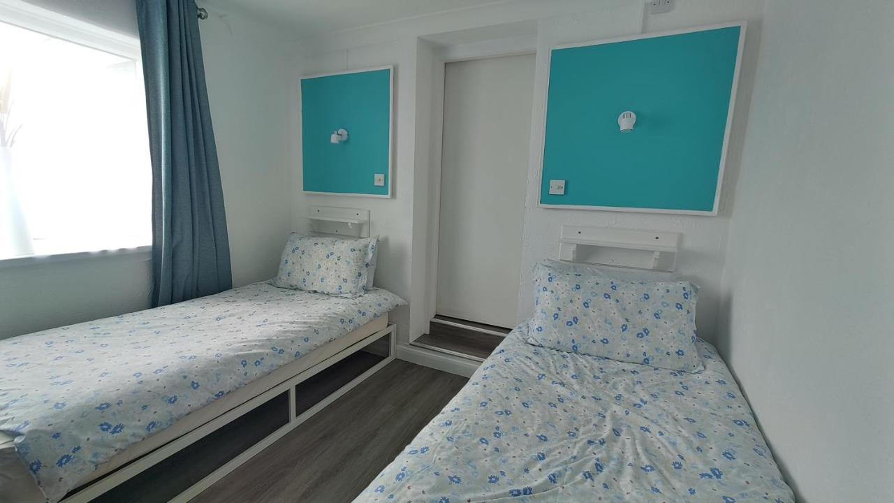 Orient B&B Холихед Экстерьер фото