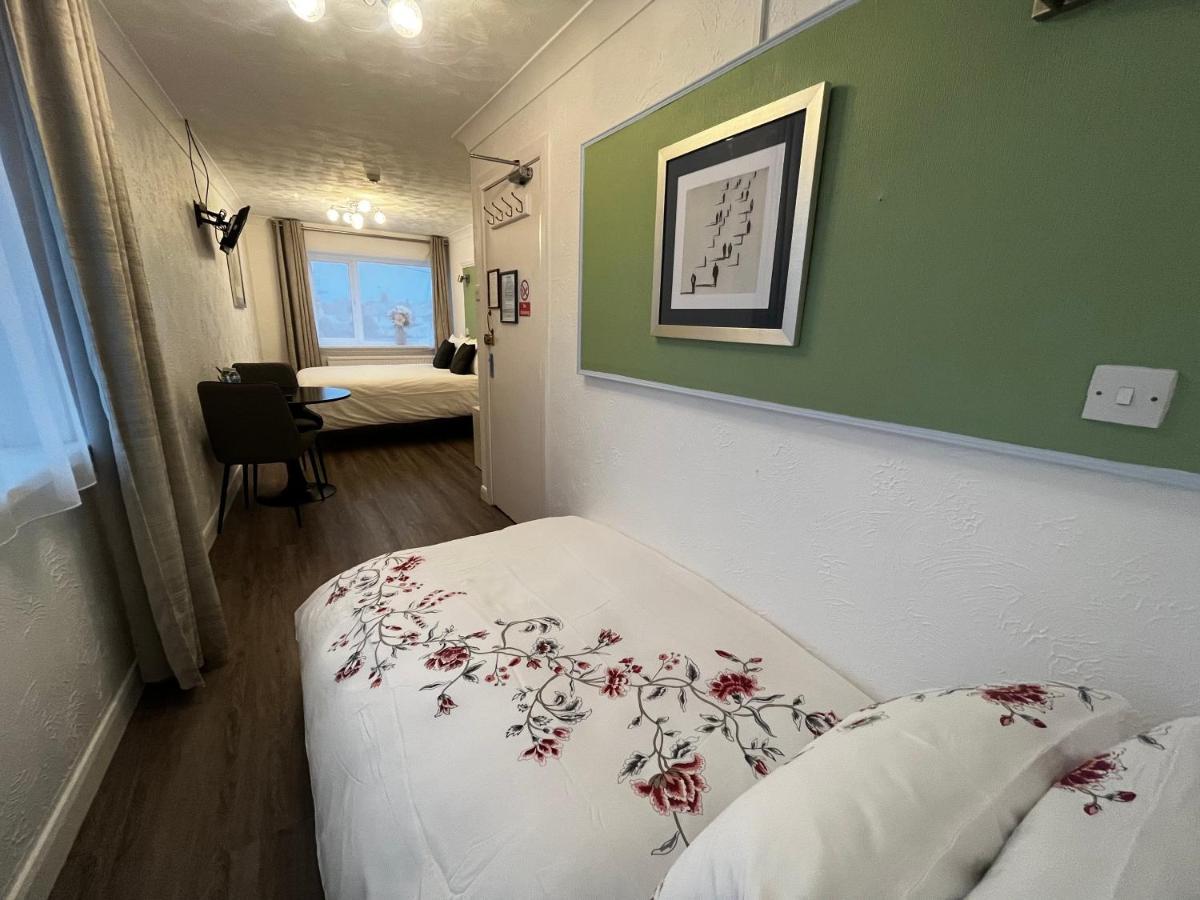 Orient B&B Холихед Экстерьер фото
